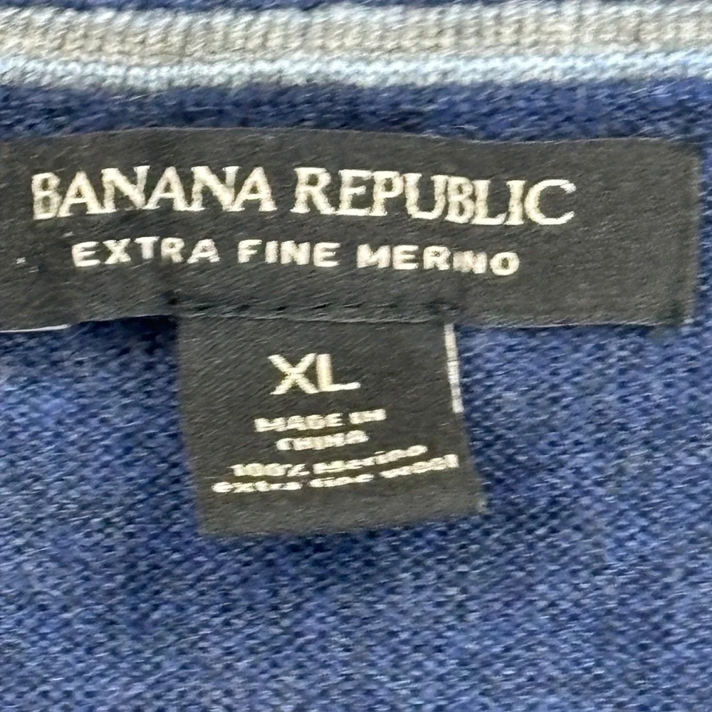 Banana Republic Mens XL Extra Fine Merino Wool V-Neck Sweater Navy Blue Pullover